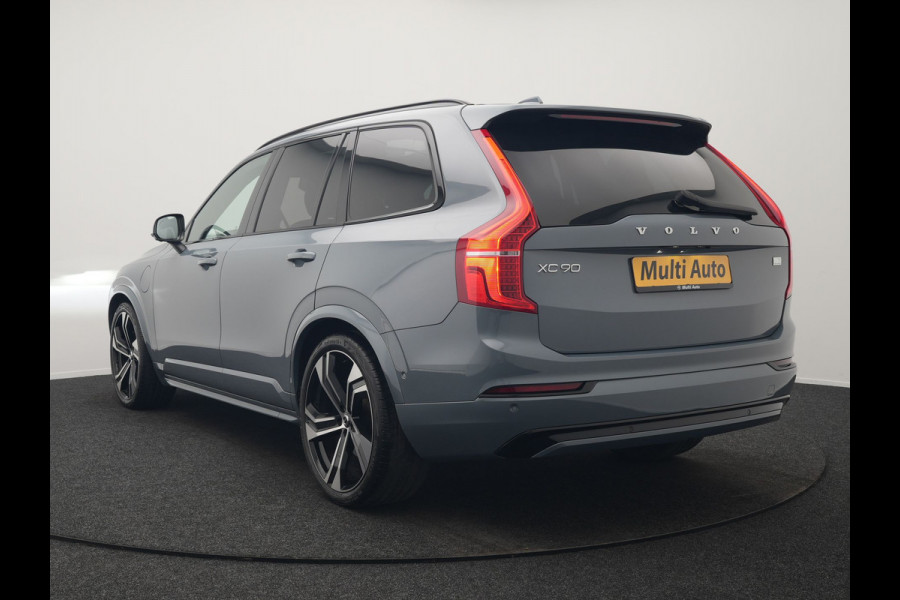 Volvo XC90 T8 Recharge AWD Ultimate Dark 7 Persoons LONG RANGE Plug In Hybrid 455pk Dealer O.H. PHEV | Trekhaak Af Fabriek | Panodak | Luchtvering |  Adaptive Cruise | Head Up | 360 Camera | Harman / Kardon | Lederen Sportstoelen Memory & Verwarmd | 22"L.M | Stuur Verwarmd | Keyless |