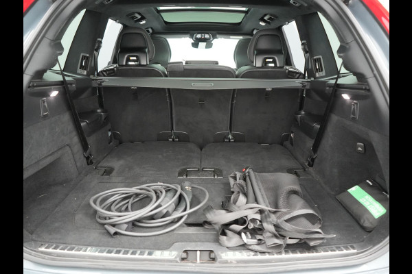 Volvo XC90 T8 Recharge AWD Ultimate Dark 7 Persoons LONG RANGE Plug In Hybrid 455pk Dealer O.H. PHEV | Trekhaak Af Fabriek | Panodak | Luchtvering |  Adaptive Cruise | Head Up | 360 Camera | Harman / Kardon | Lederen Sportstoelen Memory & Verwarmd | 22"L.M | Stuur Verwarmd | Keyless |