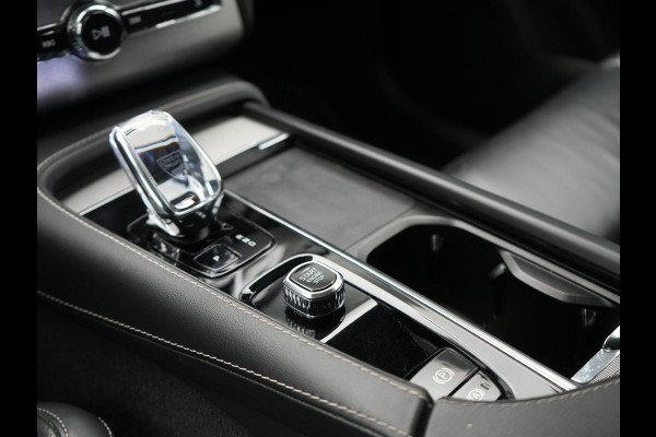 Volvo XC90 T8 Recharge AWD Ultimate Dark 7 Persoons LONG RANGE Plug In Hybrid 455pk Dealer O.H. PHEV | Trekhaak Af Fabriek | Panodak | Luchtvering |  Adaptive Cruise | Head Up | 360 Camera | Harman / Kardon | Lederen Sportstoelen Memory & Verwarmd | 22"L.M | Stuur Verwarmd | Keyless |
