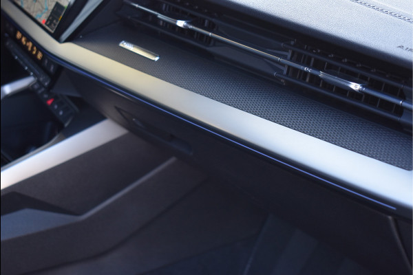 Audi A3 Sportback 45 TFSI e S-Line 245 Pk Pano RS-Stoel Camera RS3 Sfeer 19 Inch