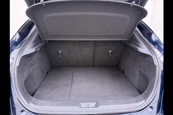 Mazda CX-30 2.0I 187PK Automaat e-Hybrid Luxury Leder Bose®-Audio Adap.Cruise Apple Carplay/Android Auto Navi Ecc Camera Head-Up Display Sky Pdc Elek.Stoel Stoel+Stuurverwarming Elek.Achterklep Dodehoek detector Rijstrooksensor 1e Eigenaar Origineel Nederlandse Auto Zeer compleet!