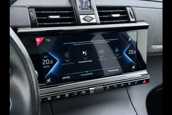 DS 7 Crossback Hybrid 300 4x4 Night Vision Lederen Massagestoelen PanoramaSchuifdak Adap.Cruise FOCAL Electra® Trekhaak Memory 360°Camera Apple Active Scan Suspension Elek.Stoelen+Verwarmd Elek.Achterklep Lane Assist Voorruitverwarming Led Lmv Dodehoek+Grootlicht Assist AWD 1e Eigenaar Origineel Nederlandse Auto Zeer compleet!