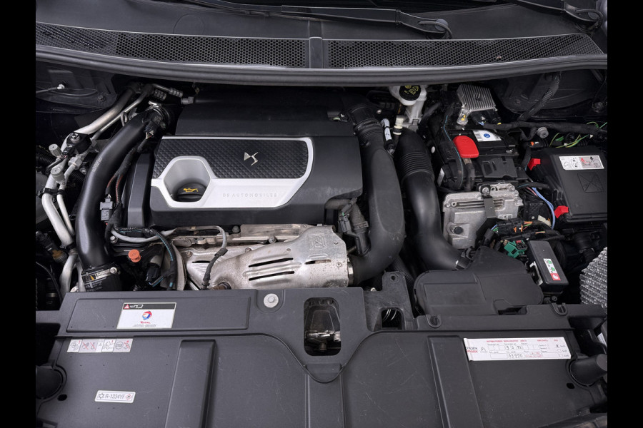 DS 7 Crossback Hybrid 300 4x4 Night Vision Lederen Massagestoelen PanoramaSchuifdak Adap.Cruise FOCAL Electra® Trekhaak Memory 360°Camera Apple Active Scan Suspension Elek.Stoelen+Verwarmd Elek.Achterklep Lane Assist Voorruitverwarming Led Lmv Dodehoek+Grootlicht Assist AWD 1e Eigenaar Origineel Nederlandse Auto Zeer compleet!