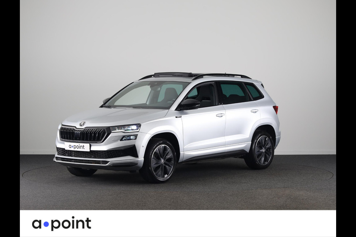Škoda Karoq 1.5 TSI ACT Sportline Business 150 pk Automaat (DSG) | Verlengde garantie | Navigatie | Panoramadak | Parkeersensoren (Park assist) | Rondomzicht camera | Stoelverwarming v/a |