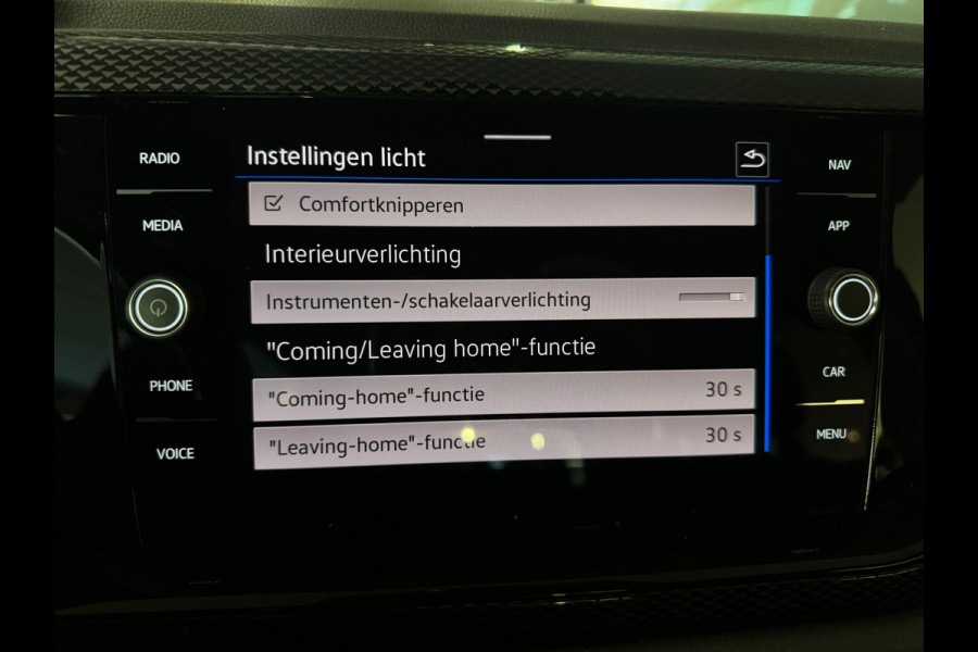 Volkswagen Polo 1.0 TSI Life Business CarPlay|Lane Assist