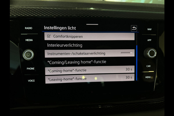 Volkswagen Polo 1.0 TSI Life Business CarPlay|Lane Assist
