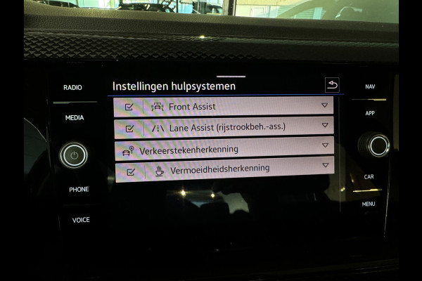 Volkswagen Polo 1.0 TSI Life Business CarPlay|Lane Assist