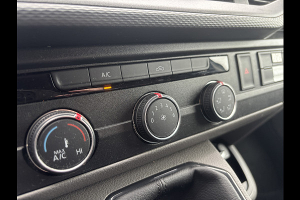 Volkswagen Transporter 2.0 TDI L2H1 28 Economy Business | Apple Carplay | Parkeersensoren | Cruise | Airco