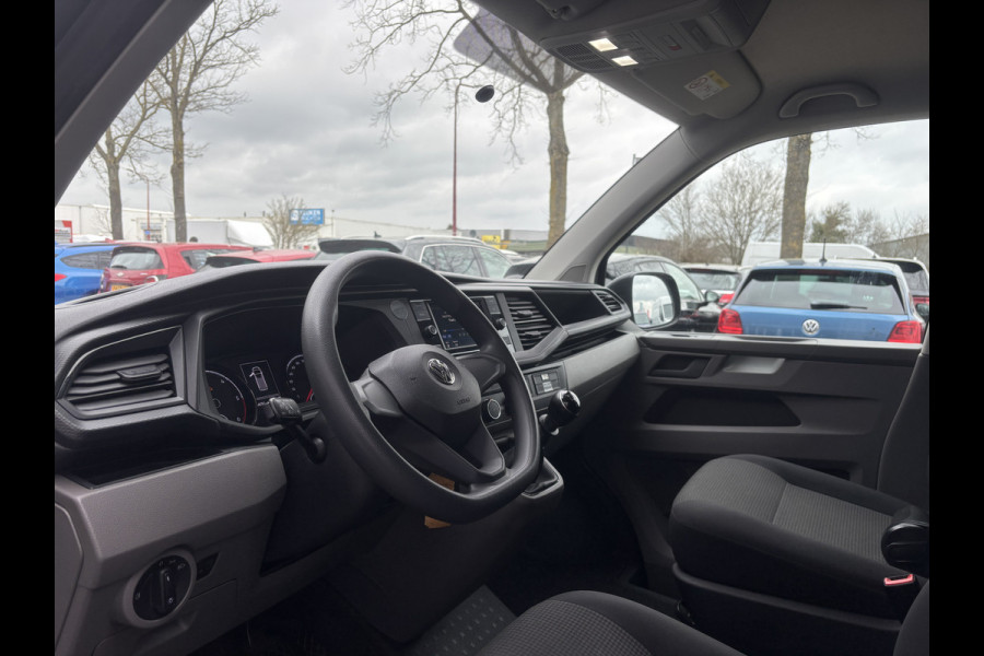 Volkswagen Transporter 2.0 TDI L2H1 28 Economy Business | Apple Carplay | Parkeersensoren | Cruise | Airco