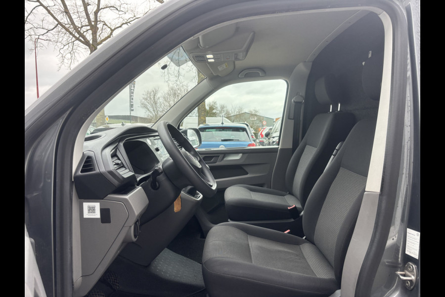Volkswagen Transporter 2.0 TDI L2H1 28 Economy Business | Apple Carplay | Parkeersensoren | Cruise | Airco