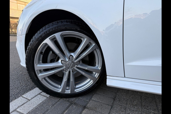 Audi A3 Sportback 40 e-tron Sport 204PK S18/LED/CAM/NAV/LEER