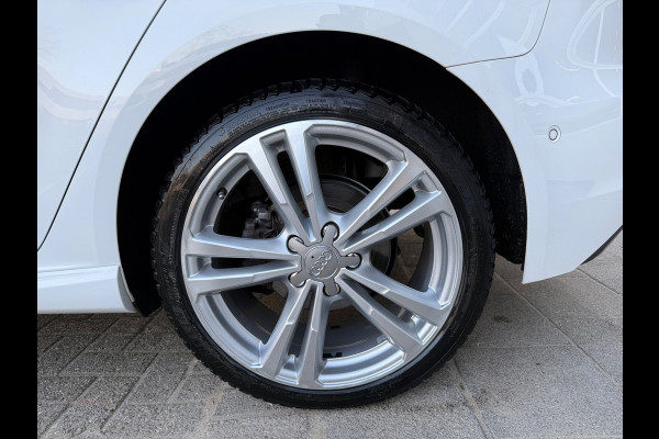 Audi A3 Sportback 40 e-tron Sport 204PK S18/LED/CAM/NAV/LEER