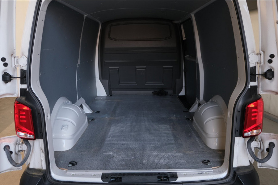 Volkswagen Transporter 2.0 TDI L2H1 28 > Schade <