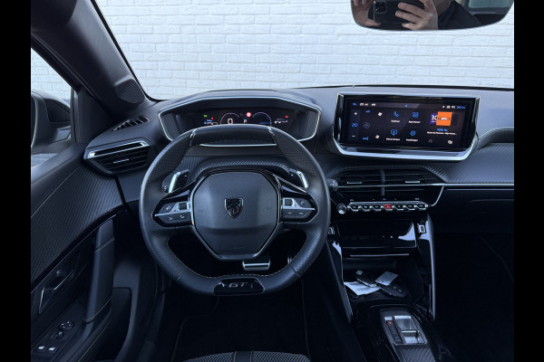 Peugeot 208 1.2 Hybrid 145 e-DCS6 GT | Pano | CarPlay | Camera | LED | 17 inch
