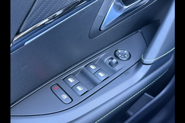 Peugeot 208 1.2 Hybrid 145 e-DCS6 GT | Pano | CarPlay | Camera | LED | 17 inch