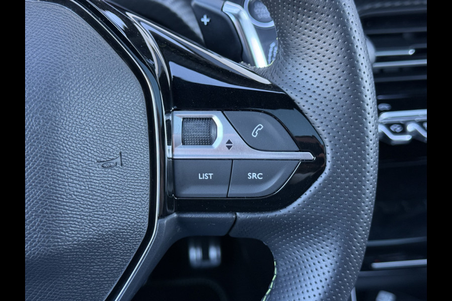 Peugeot 208 1.2 Hybrid 145 e-DCS6 GT | Pano | CarPlay | Camera | LED | 17 inch
