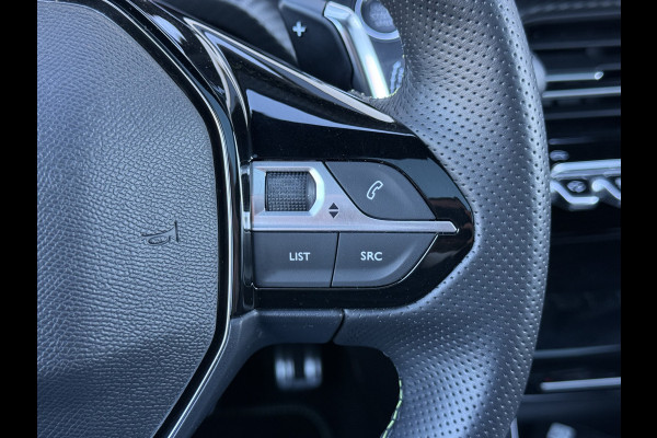 Peugeot 208 1.2 Hybrid 145 e-DCS6 GT | Pano | CarPlay | Camera | LED | 17 inch