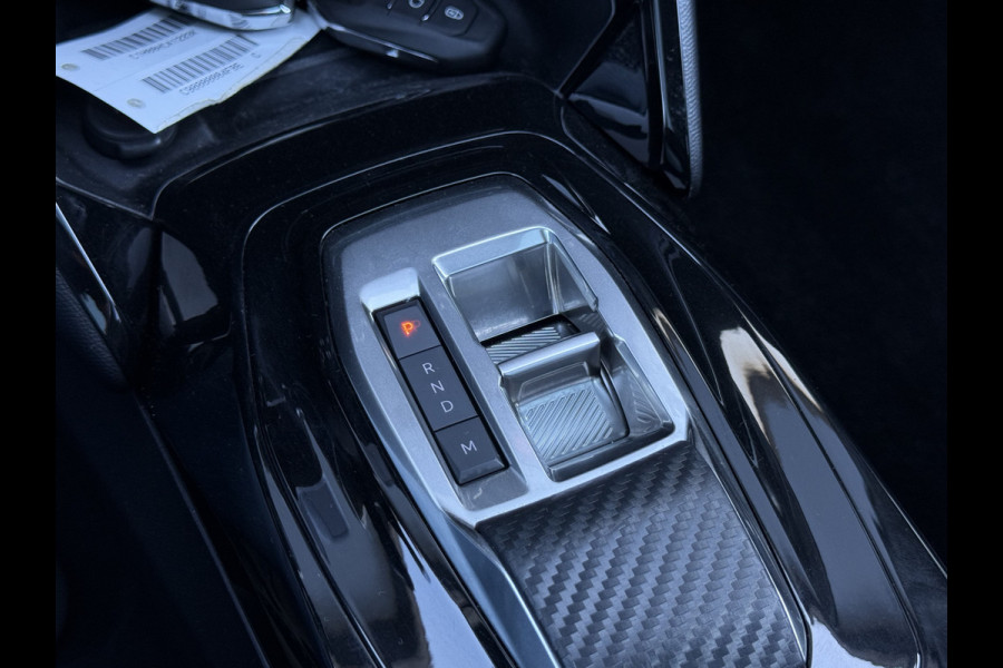 Peugeot 208 1.2 Hybrid 145 e-DCS6 GT | Pano | CarPlay | Camera | LED | 17 inch