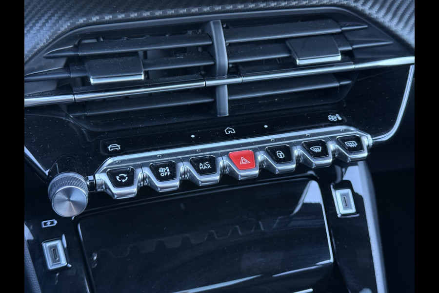 Peugeot 208 1.2 Hybrid 145 e-DCS6 GT | Pano | CarPlay | Camera | LED | 17 inch