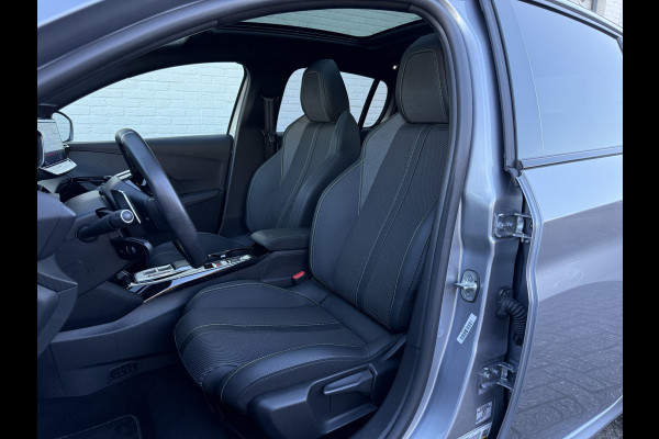 Peugeot 208 1.2 Hybrid 145 e-DCS6 GT | Pano | CarPlay | Camera | LED | 17 inch