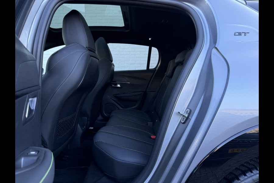 Peugeot 208 1.2 Hybrid 145 e-DCS6 GT | Pano | CarPlay | Camera | LED | 17 inch