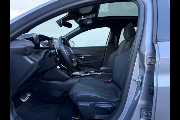 Peugeot 208 1.2 Hybrid 145 e-DCS6 GT | Pano | CarPlay | Camera | LED | 17 inch