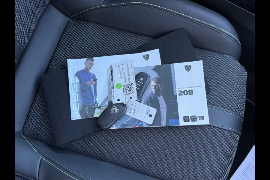 Peugeot 208 1.2 Hybrid 145 e-DCS6 GT | Pano | CarPlay | Camera | LED | 17 inch