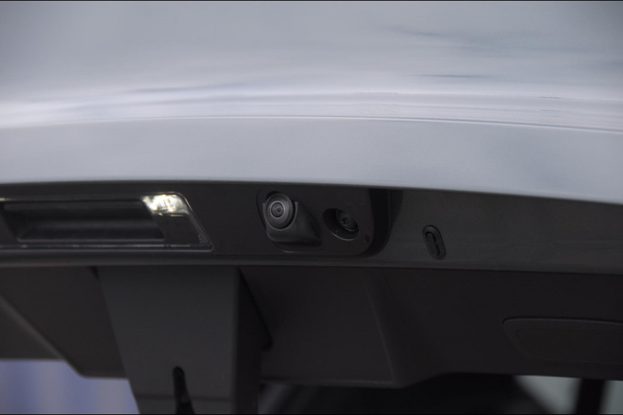 Volvo EX40 Single Motor Extended Range Business Ed. 82 kWh Adaptive cruise control/ Pilot assist/ Harman Kardon audio/ Apple carplay/ Android auto/ Achteruitrijcamera/ Parkeersenoren V+A/