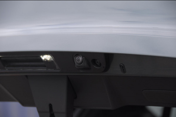 Volvo EX40 Single Motor Extended Range Business Ed. 82 kWh Adaptive cruise control/ Pilot assist/ Harman Kardon audio/ Apple carplay/ Android auto/ Achteruitrijcamera/ Parkeersenoren V+A/