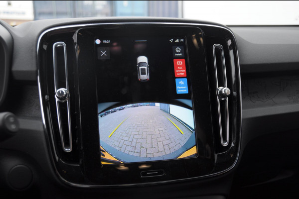 Volvo EX40 Single Motor Extended Range Business Ed. 82 kWh Adaptive cruise control/ Pilot assist/ Harman Kardon audio/ Apple carplay/ Android auto/ Achteruitrijcamera/ Parkeersenoren V+A/