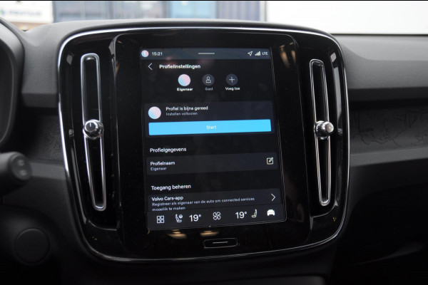 Volvo EX40 Single Motor Extended Range Business Ed. 82 kWh Adaptive cruise control/ Pilot assist/ Harman Kardon audio/ Apple carplay/ Android auto/ Achteruitrijcamera/ Parkeersenoren V+A/