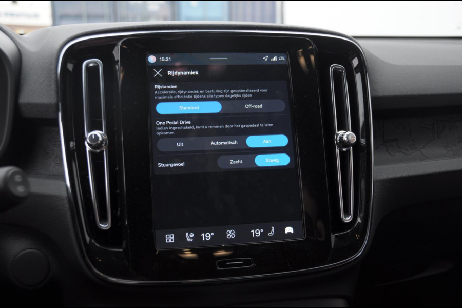 Volvo EX40 Single Motor Extended Range Business Ed. 82 kWh Adaptive cruise control/ Pilot assist/ Harman Kardon audio/ Apple carplay/ Android auto/ Achteruitrijcamera/ Parkeersenoren V+A/
