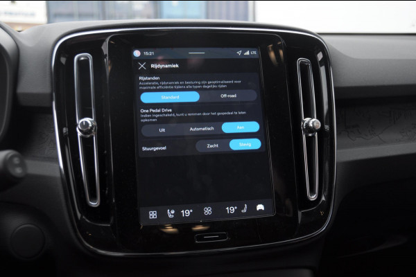 Volvo EX40 Single Motor Extended Range Business Ed. 82 kWh Adaptive cruise control/ Pilot assist/ Harman Kardon audio/ Apple carplay/ Android auto/ Achteruitrijcamera/ Parkeersenoren V+A/
