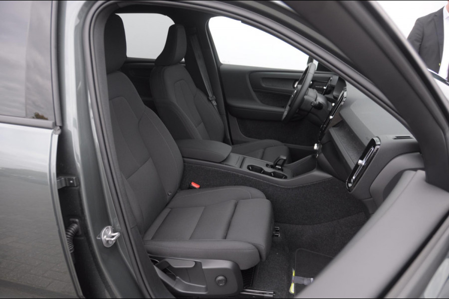 Volvo EX40 Single Motor Extended Range Business Ed. 82 kWh Adaptive cruise control/ Pilot assist/ Harman Kardon audio/ Apple carplay/ Android auto/ Achteruitrijcamera/ Parkeersenoren V+A/