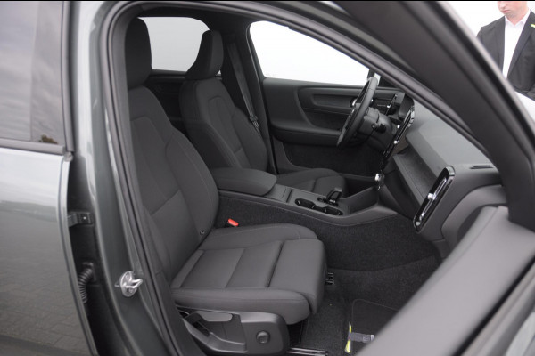 Volvo EX40 Single Motor Extended Range Business Ed. 82 kWh Adaptive cruise control/ Pilot assist/ Harman Kardon audio/ Apple carplay/ Android auto/ Achteruitrijcamera/ Parkeersenoren V+A/