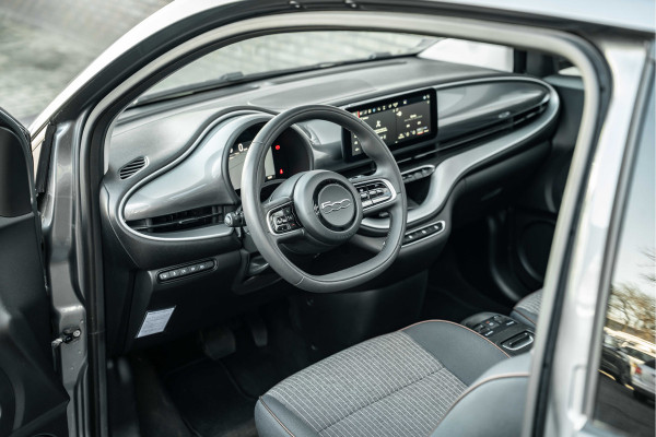 Fiat 500C Icon 42 kWh | 17"LMV | Camera | Chrome pakket