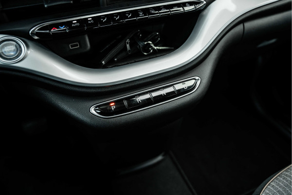 Fiat 500C Icon 42 kWh | 17"LMV | Camera | Chrome pakket