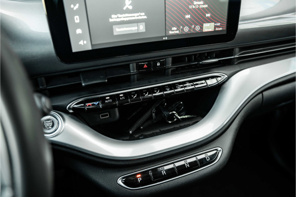 Fiat 500C Icon 42 kWh | 17"LMV | Camera | Chrome pakket
