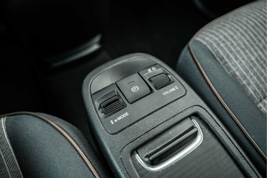 Fiat 500C Icon 42 kWh | 17"LMV | Camera | Chrome pakket