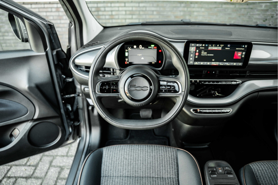 Fiat 500C Icon 42 kWh | 17"LMV | Camera | Chrome pakket