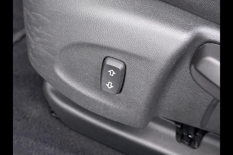 Opel Astra 1.4 Launch Elegance | AUTOMAAT | AGR STOELEN | CAMERA | STOEL- & STUURWIELVERWARMING | NAVIGATIE | GOED ONDERHOUDEN | AFNEEMBARE TREKHAAK | INCL. 12 MND BOVAG GARANTIE