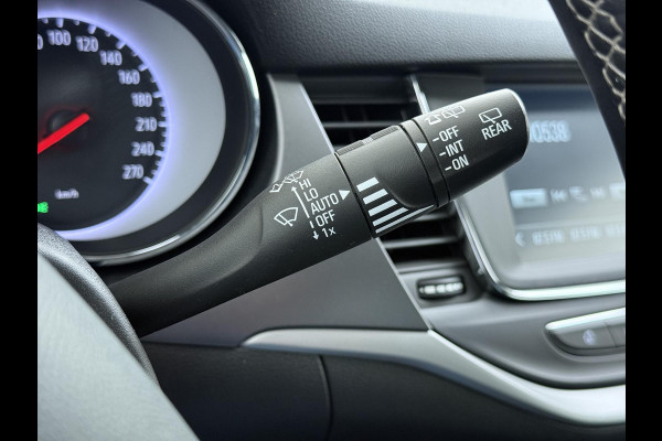 Opel Astra 1.4 Launch Elegance | AUTOMAAT | AGR STOELEN | CAMERA | STOEL- & STUURWIELVERWARMING | NAVIGATIE | GOED ONDERHOUDEN | AFNEEMBARE TREKHAAK | INCL. 12 MND BOVAG GARANTIE