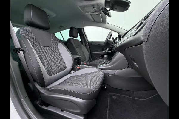 Opel Astra 1.4 Launch Elegance | AUTOMAAT | AGR STOELEN | CAMERA | STOEL- & STUURWIELVERWARMING | NAVIGATIE | GOED ONDERHOUDEN | AFNEEMBARE TREKHAAK | INCL. 12 MND BOVAG GARANTIE