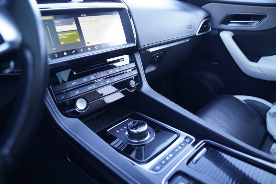Jaguar F-Pace 3.0 S/C S AWD 35t | Panorama | Meridian | Achterbankverwarming | Carplay | Stuurwielverwarming