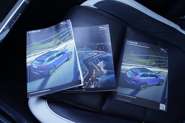 Jaguar F-Pace 3.0 S/C S AWD 35t | Panorama | Meridian | Achterbankverwarming | Carplay | Stuurwielverwarming