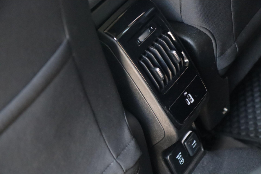 Jeep Compass 1.3T / CAMERA / STOEL+STUURVERW / CARPLAY / LED