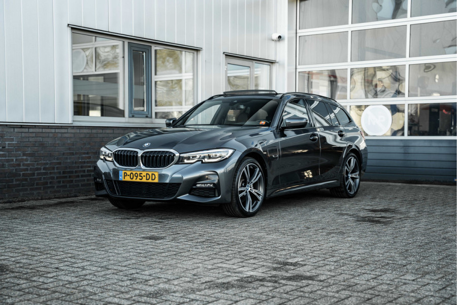 BMW 3 Serie Touring 320e Business Edition Plus | M sport | Pano | HUD | Leder