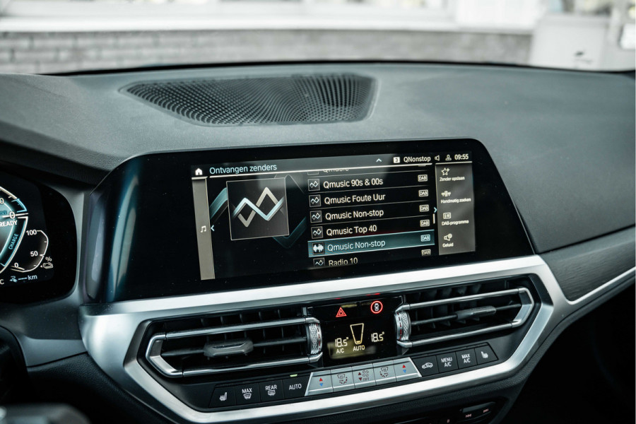 BMW 3 Serie Touring 320e Business Edition Plus | M sport | Pano | HUD | Leder