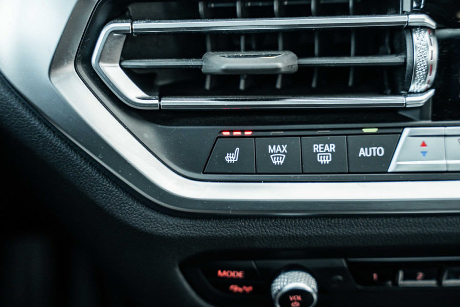 BMW 3 Serie Touring 320e Business Edition Plus | M sport | Pano | HUD | Leder