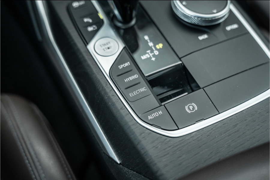 BMW 3 Serie Touring 320e Business Edition Plus | M sport | Pano | HUD | Leder